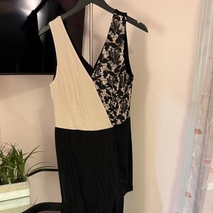 Elegant Two-Tone Black & Pink Lace Detail Dress